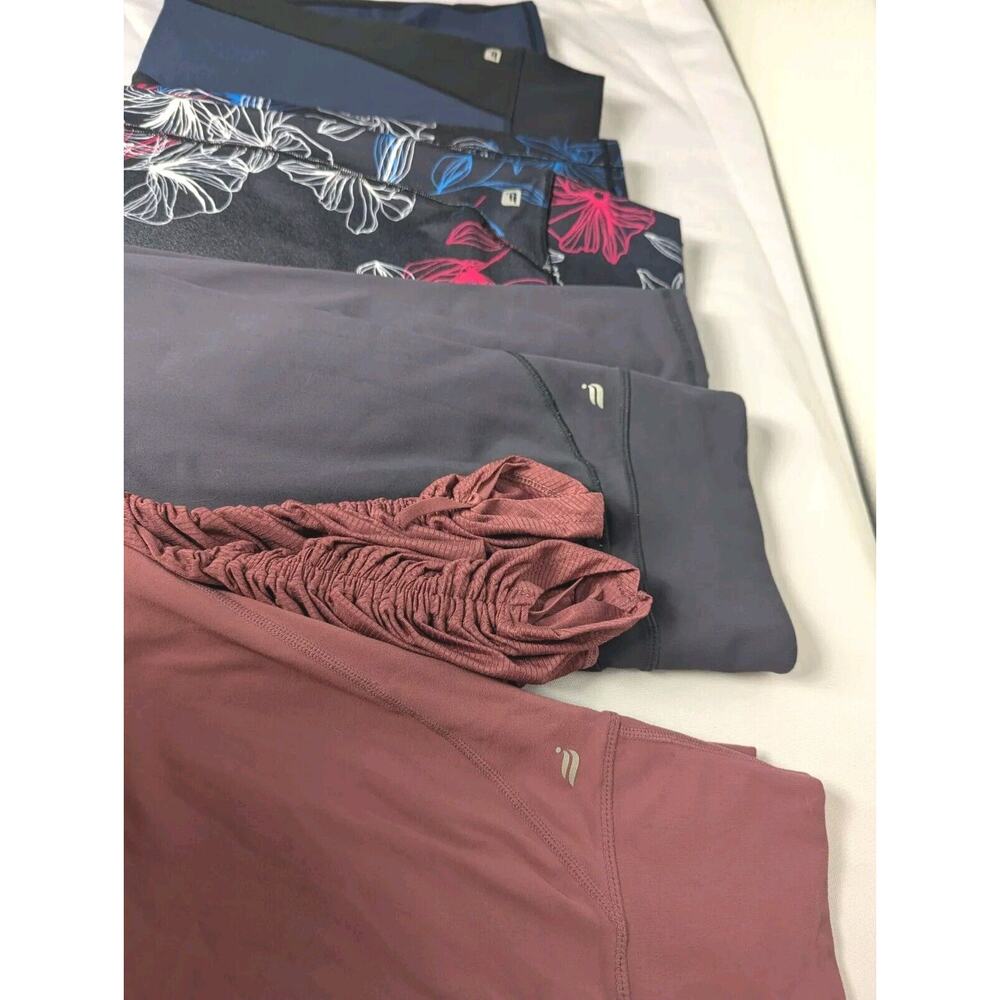 Lot of 4 Fabletics Womens Leggings Gym Pants Capri Gray Pink Floral Cinched XS S - Picture 2 of 4